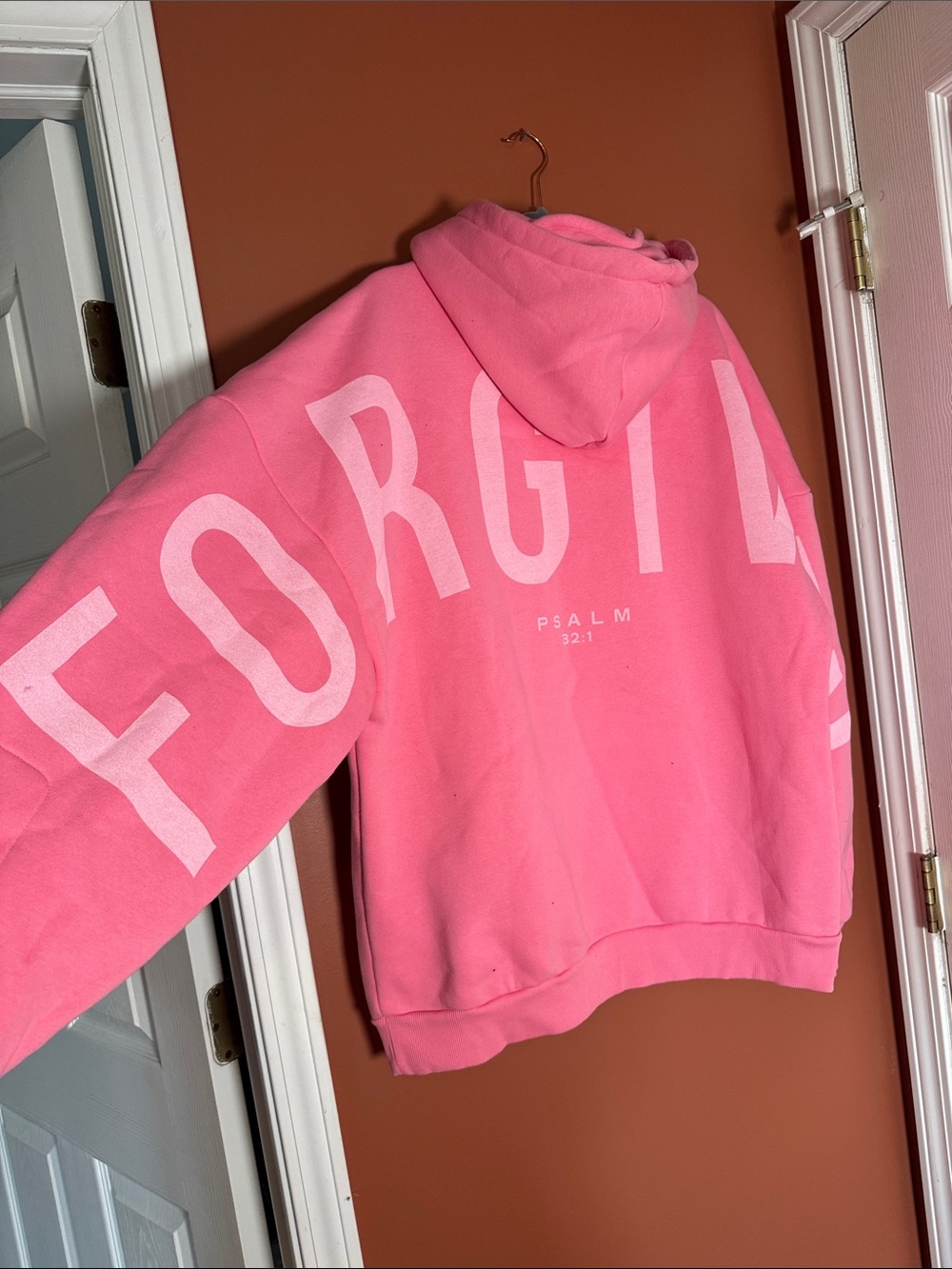 GLO Forgiven Bubblegum Pink Oversized Travel Hoodie Sweatshirt - Picture 5 of 6